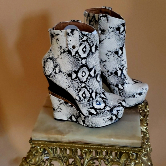 Michael Antonio Shoes - Attractive Boots